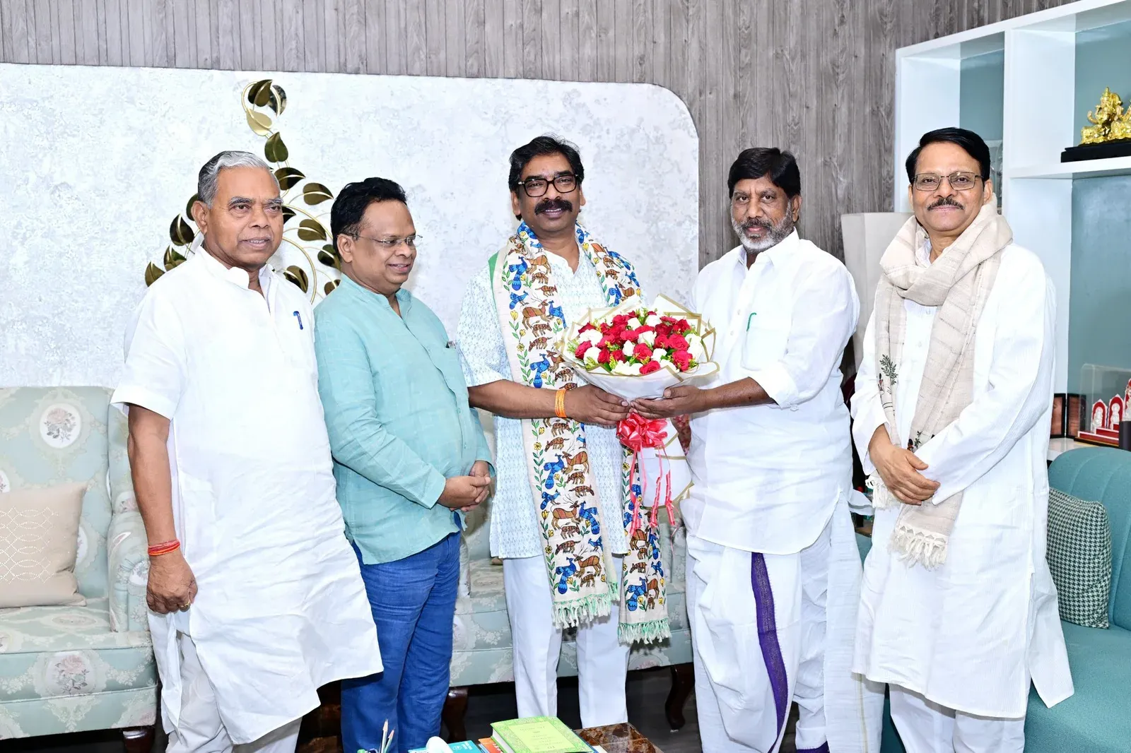 Telangana Dy CM, Jharkhand Congress leaders call on CM Hemant Soren