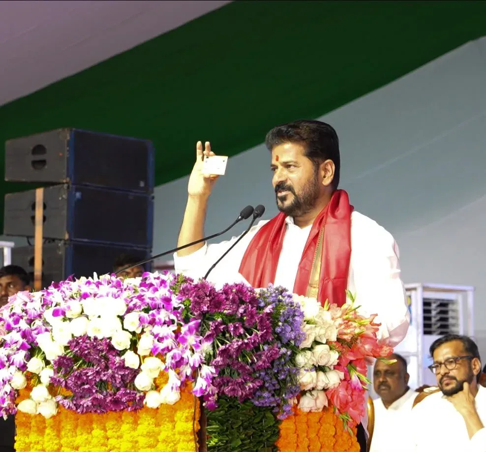 Telangana to pension toddy tappers; Revanth Reddy unveils Sarvai Papanna statue