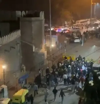 Did Tensions Rise During Anti-Encroachment Operations Near an Old Delhi Mosque?