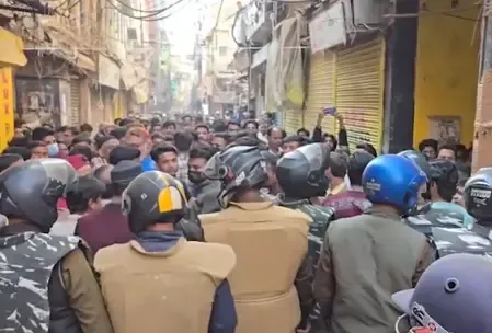 What Caused the Protests in Varanasi's Dal Mandi Following Demolition Efforts?