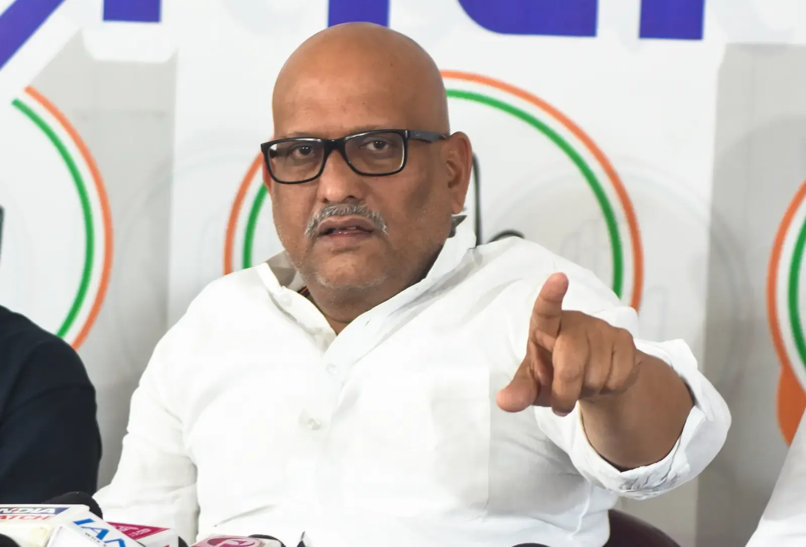 टीजीटी-पीजीटी भर्ती 2026: अजय राय ने CM योगी को पत्र लिखा, 23,123 पदों पर पुराने नियमों से मौका देने की माँग