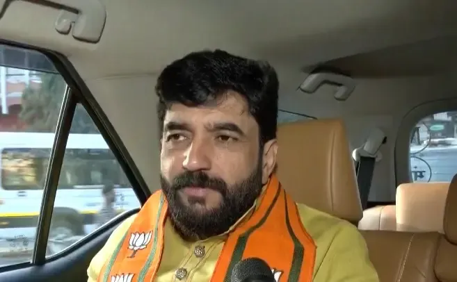 Are the Thackeray Brothers' Reunion a Sign of Their Struggle for Survival in the Maha Civic Polls?