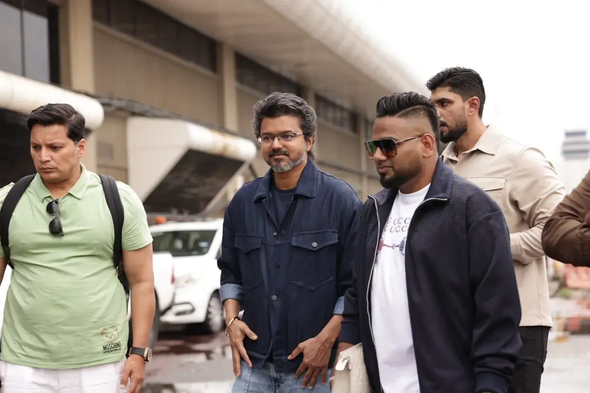 Did Thalapathy Vijay Receive a Grand Silat Welcome in Malaysia Before the 'Jana Nayagan' Audio Launch?