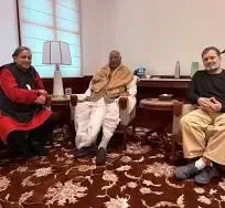Did Tharoor Signal Unity After Meeting with Kharge and Rahul?