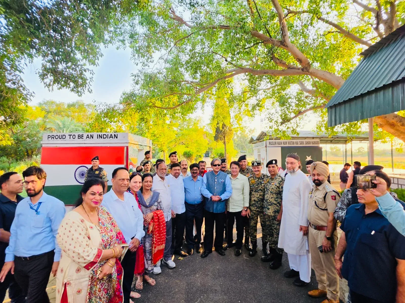 Tharoor Leads Delegation to India-Pakistan Border Gate