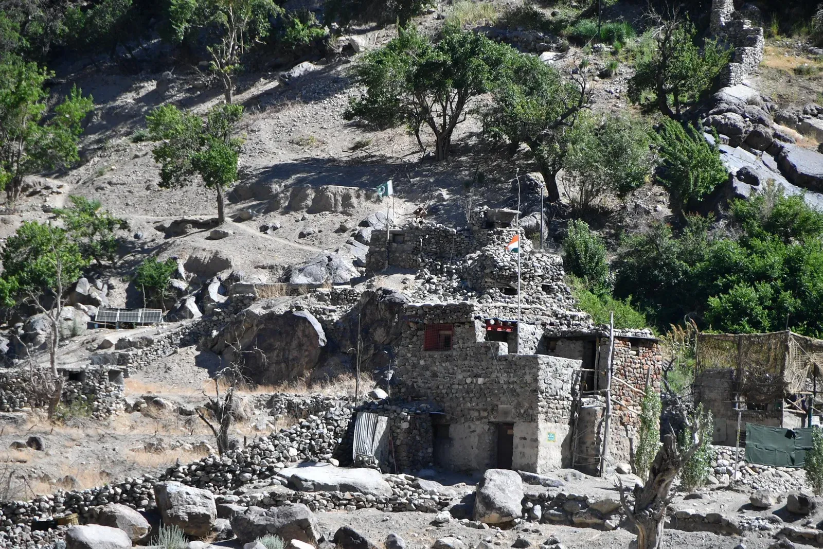Tharoor-led panel visits Army forward posts on Kargil-Leh drive