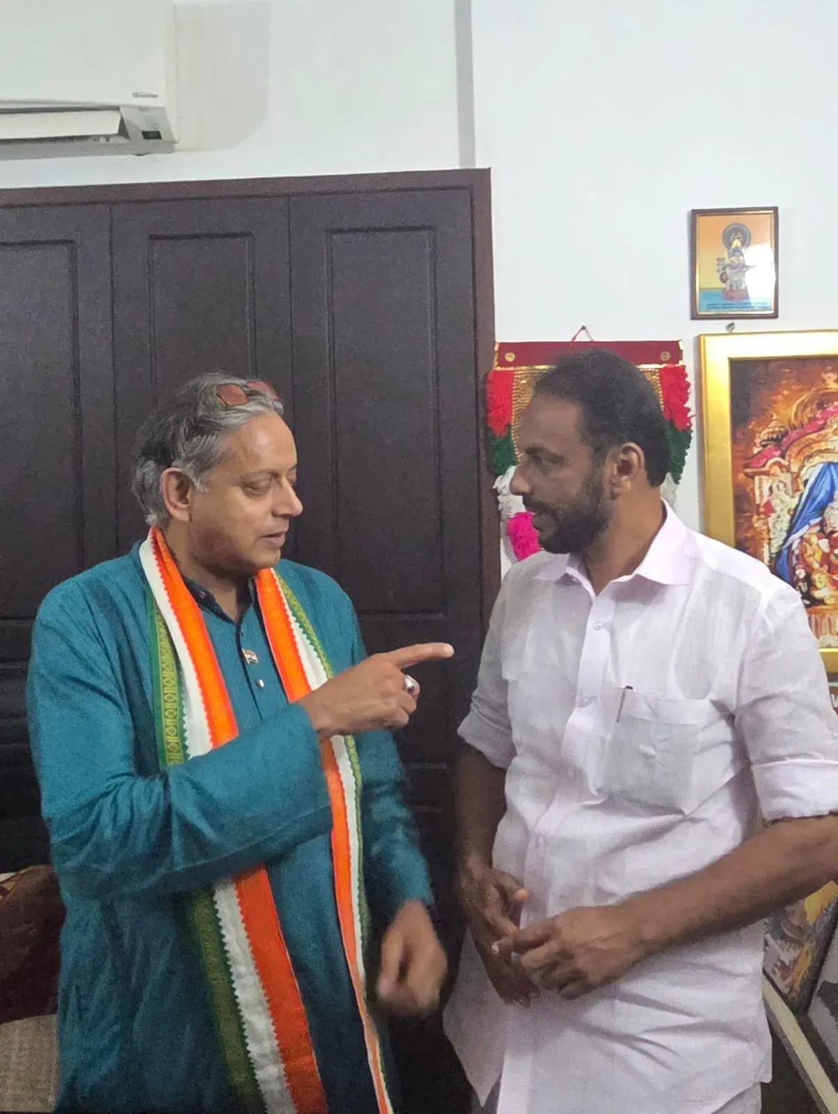 Tharoor meets Poonjar MLA Sebastian MJ, hails policy depth