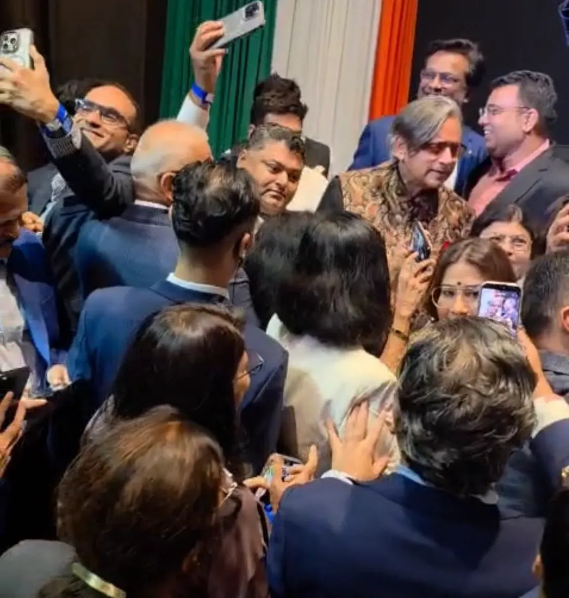 Tharoor Mobbed for Selfies at Bangkok Event