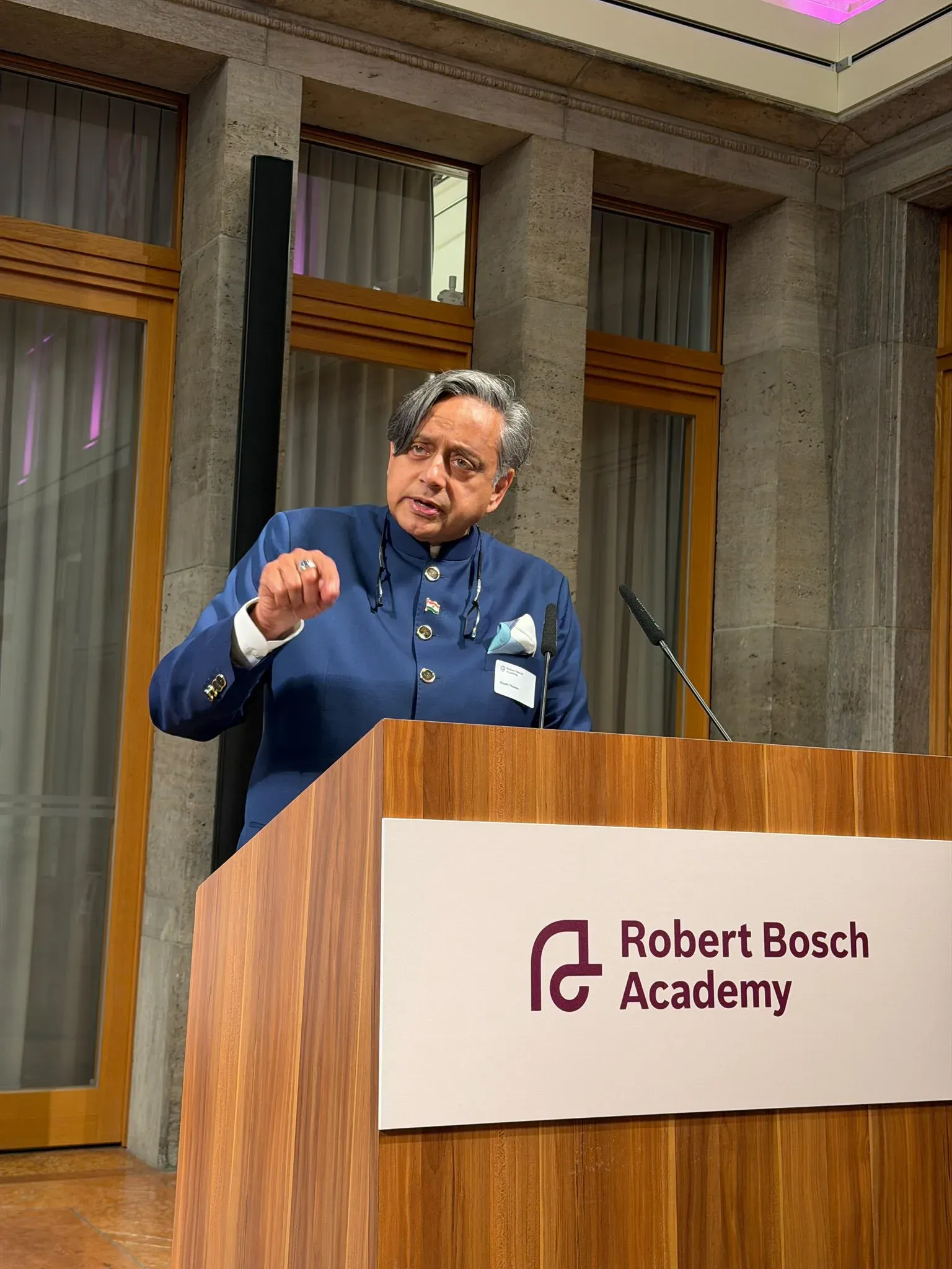 Tharoor on Middle Powers: Who Speaks for the Rest?