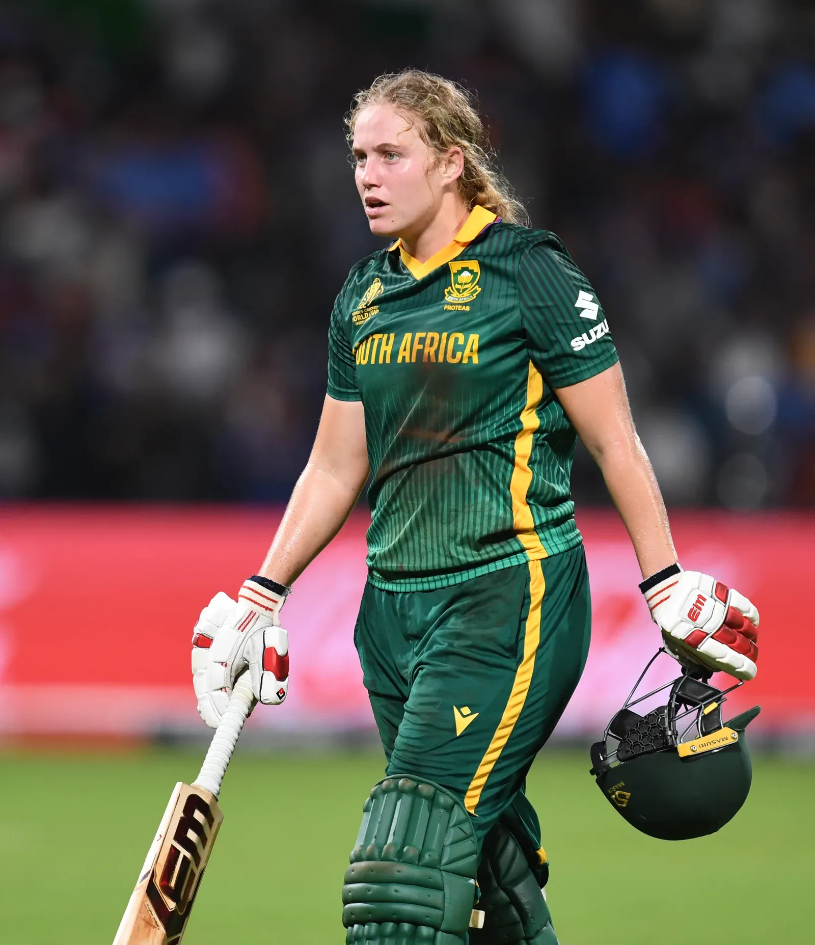 Dercksen's 52 steers South Africa to first T20 WC win over Pakistan