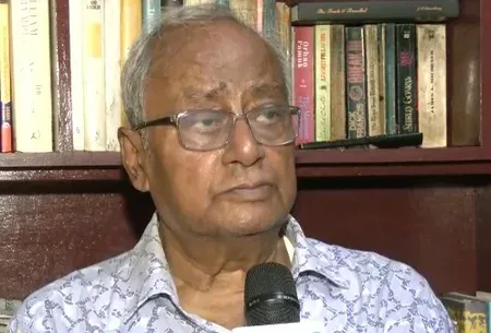 Mamata Banerjee 'slapping' row: Trinamool defends act as 'affectionate'