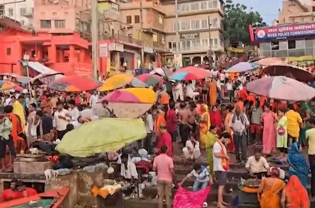 Sawan Somwar 2025: Devotees throng Kashi Vishwanath, Baidyanath temples on first Monday