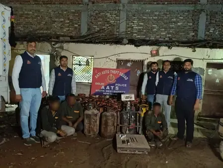 Delhi Police Busts LPG Black-Market Racket, Three Arrested with 74 Cylinders