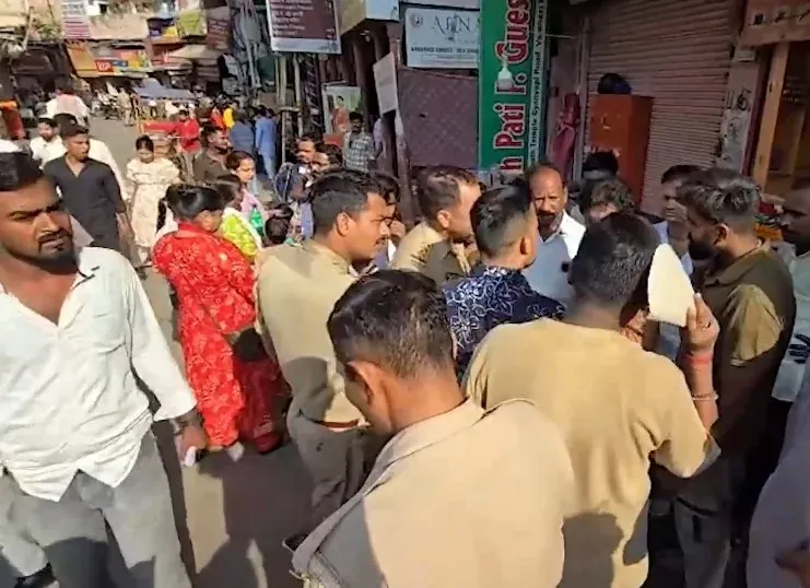 Accidental PAC gun discharge near Kashi Vishwanath Temple injures 3
