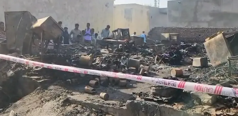 Tragic Fire Claims Lives of Three Family Members in Rohini, Delhi