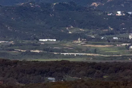 DMZ landmine blast injures 3 South Korean officers, 2 seriously wounded