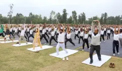 उत्तर प्रदेश : स्वस्थ जीवन का संदेश देते हुए विभिन्न जिलों में मनाया गया योग दिवस