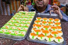 यूपी में 15 अक्टूबर से मिठाई पर 'यूज बाय डेट' अनिवार्य, खुली मिठाइयों पर भी लागू होगा नियम