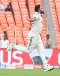 How Did Siraj’s Wobble Seam Lead to His Success on Day 1?