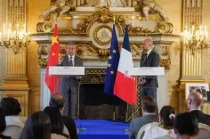 शांति का रास्ता पैरों के नीचे हैः वांग यी