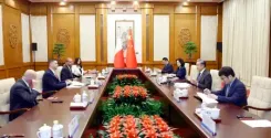 वांग यी ने माल्टा के उप प्रधानमंत्री और विदेश एवं पर्यटन मंत्री के साथ वार्ता की