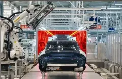 ली छ्यांग ने चीनी राज्य परिषद की कार्यकारी बैठक की अध्यक्षता की