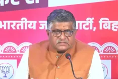 क्या तेजस्वी यादव का 'बैकग्राउंड' भ्रष्टाचार में डूबा है? रविशंकर प्रसाद का महागठबंधन पर हमला