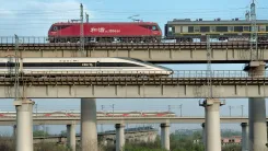 क्या 2025 तक चीन में परिवहन यात्री मात्रा 66 अरब से अधिक होगी?