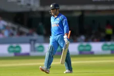 क्या माही का २५ सितंबर का खास कनेक्शन है, जब उन्होंने २००वें वनडे मैच में कप्तानी की?
