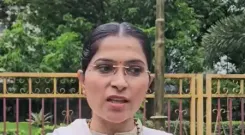 अयोध्या पौल का निरहुआ पर हमला, बोलीं- उनका व्यवहार नहीं बदला तो मिलेगा जवाब 