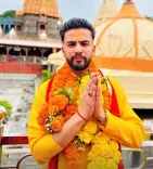 क्या एल्विश यादव ने उज्जैन महाकाल मंदिर के दर्शन किए?
