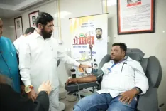 जम्मू: एकनाथ शिंदे ने रक्तदान शिविर में की शिरकत, मानव सेवा की जमकर की सराहना