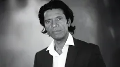 क्या जौन जिंदगीनामा में लम्हों को गंवाने का दर्शन मिलता है?