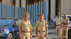 मुंबई पुलिस की रडार पर फर्जी विधायक देवांग दवे, वीआईपी स्टीकर लगाकर जमाता था रौब 