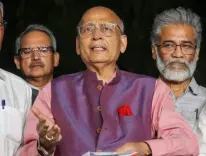 विपक्षी दलों ने चुनाव आयोग से की मुलाकात, बिहार में मतदाता सूची के विशेष गहन पुनरीक्षण पर जताई आपत्ति