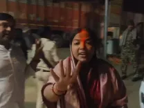 क्या आधी रात को पुलिस ने ज्योति सिंह को परेशान किया?