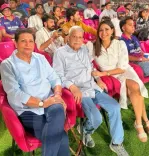 अहाना कुमरा ने पिता के 75वें जन्मदिन पर जयपुर स्टेडियम में दिखाया लाइव IPL मैच, माता-पिता की सालगिरह भी मनाई