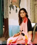 क्या आरती सिंह ने पति दीपक के साथ वेकेशन पर 'बिजुरिया' गाने पर किया शानदार डांस?