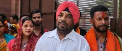 स्वामी प्रसाद मौर्य की टिप्पणी पर हिंदू महासभा का विरोध, आगरा में प्रतीकात्मक प्रदर्शन