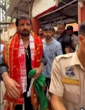 सोनू सूद ने किए कामाख्या देवी मंदिर के दर्शन, ट्रेन से पहुंचे गुवाहाटी