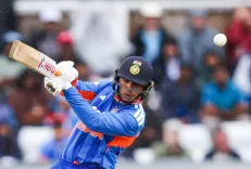 अभिषेक शर्मा ने 20 गेंदों में जड़ा अर्धशतक, इंग्लैंड में भारत का सबसे तेज़ टी20 फिफ्टी रिकॉर्ड