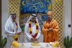 क्या अबू धाबी में डीपी वर्ल्ड चेयरमैन सुल्तान अहमद बिन सुलायेम ने बीएपीएस हिंदू मंदिर का दर्शन किया?