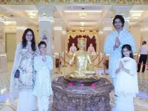 क्या अबू धाबी में मंदिर में दर्शन करने पहुंचे 'महाभारत के कृष्ण'? मंदिर को बताया एकता और शांति का प्रतीक