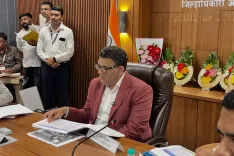 अबू सलेम से मुलाकात: महाराष्ट्र अल्पसंख्यक आयोग अध्यक्ष प्यारे खान पर विहिप ने उठाए सवाल, NIA-CBI जांच की मांग