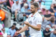 Did Chris Woakes Sign a Two-Year Deal with Warwickshire After His International Retirement?