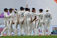 अहमदाबाद टेस्ट : वेस्टइंडीज की पहली पारी 162 पर सिमटी, सिराज ने झटके 4 विकेट 