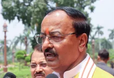 अखिलेश के जयंत चौधरी पर तंज से UP सियासत गरमाई, केशव प्रसाद मौर्य ने माँगी माफी