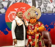 Akhilesh slams BJP over artist's Hanuman dance, revives Yash Bharti pledge