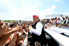 Akhilesh Yadav mocks UP expressways, calls them 'Hitchkole Expressway'