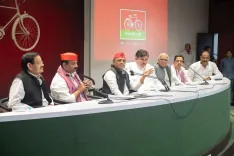 क्या सपा प्रमुख अखिलेश यादव ने मथुरा, हाथरस और आगरा के लिए लोकल मेनिफेस्टो बनाने का ऐलान किया?